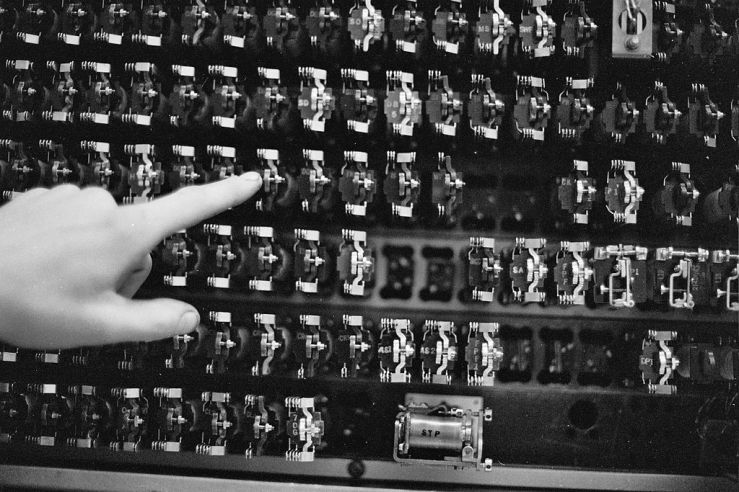 1024px-sdr_relays_closeup_with_hand