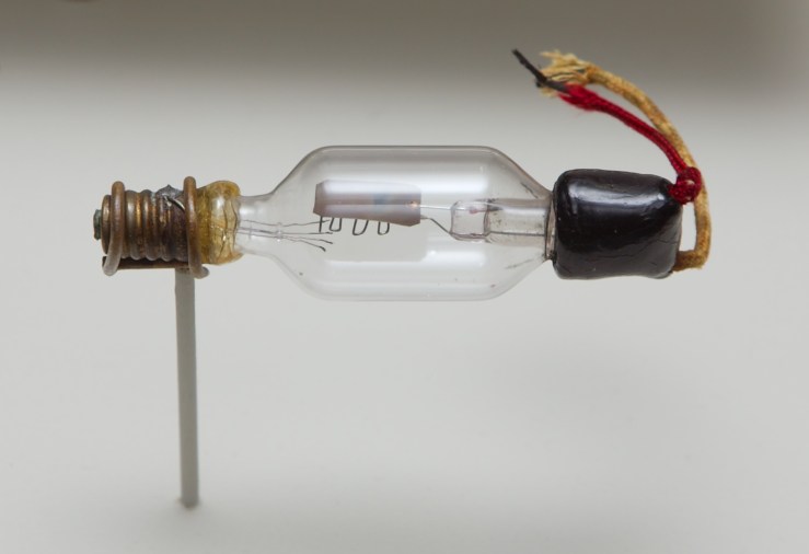 triode_tube_1906